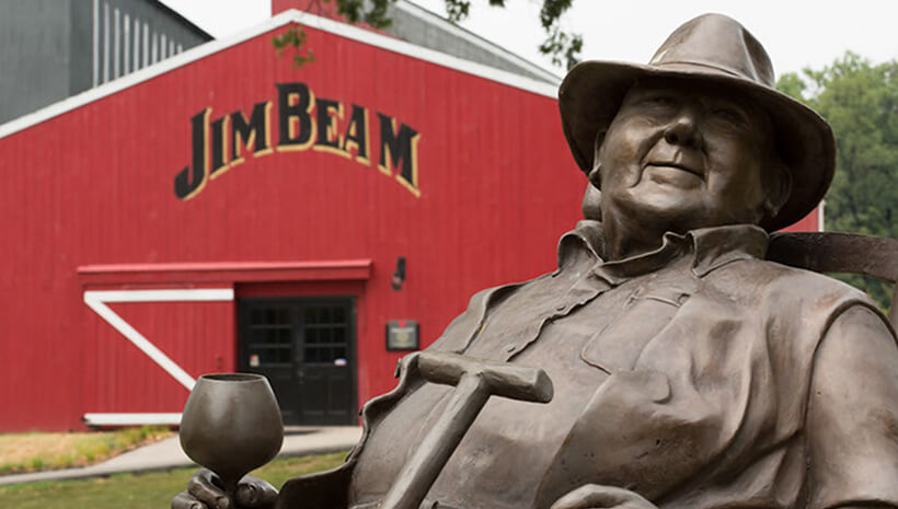 Estátua de Jim Beam na Jim Beam American Stillhouse.