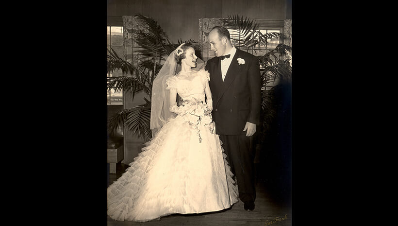 Booker e Annis Noe no Bardstown Country Club durante a recepção do casamento – 1956.